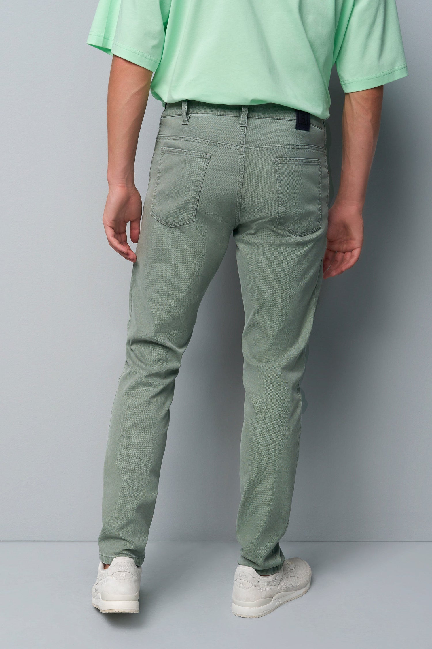 SLIM 9-6186 HIGH PERFORMANCE MICRO STRUCTURE